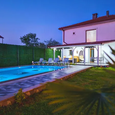 Kocbey Butik Sapanca Villa *